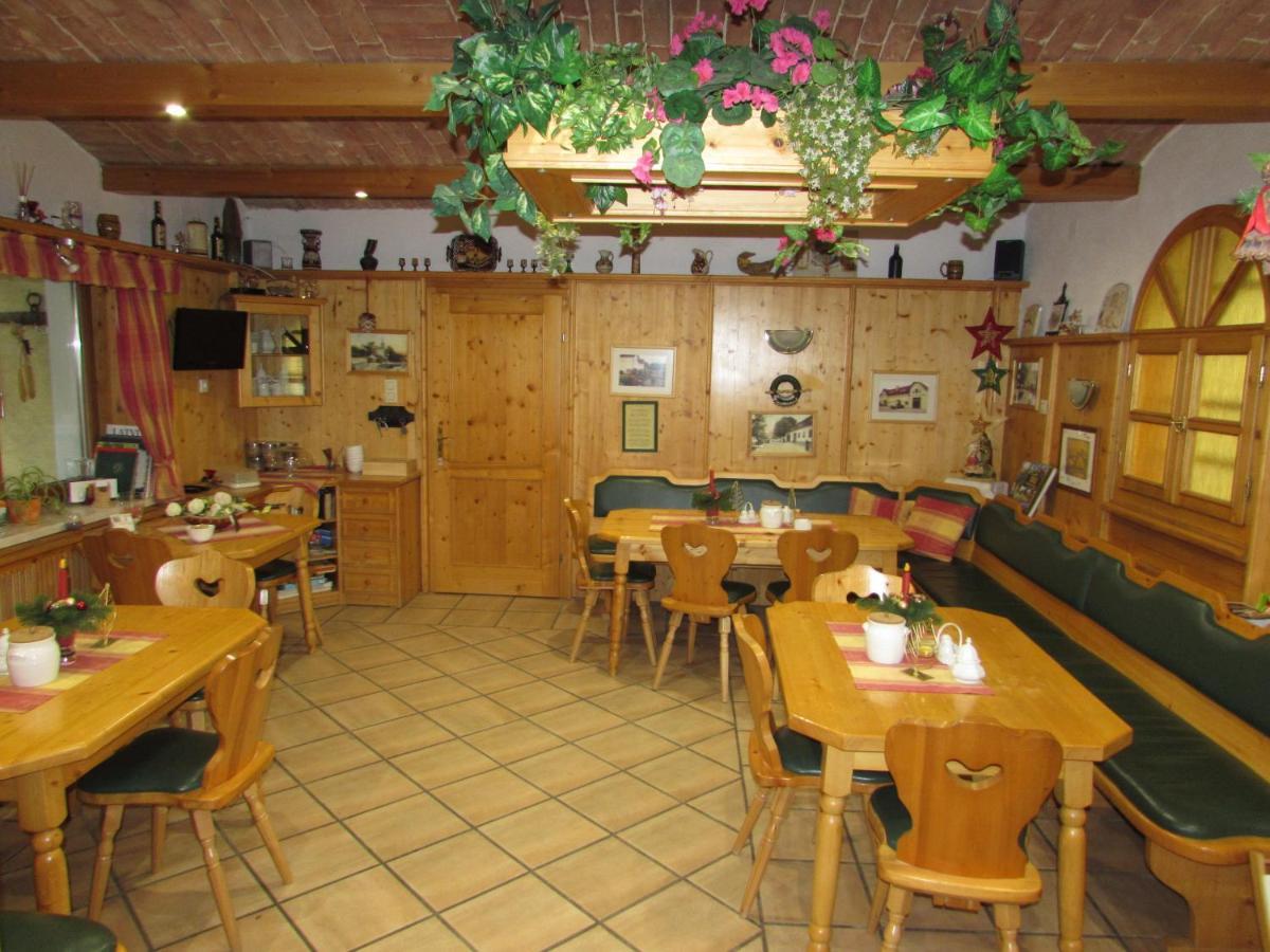 Bed and Breakfast Arkadenhof Fam. Schneider Eichenbrunn Экстерьер фото